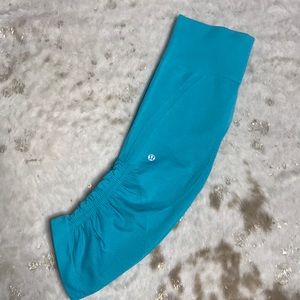 Lululemon teal crop pants